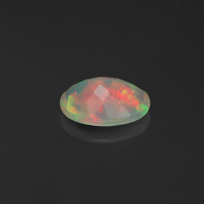 Opale multicolore naturelle transparent, 0,63 ct, transparent / translucide