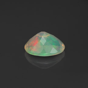 Opale multicolore naturelle transparent, 0,78 ct, transparent / translucide