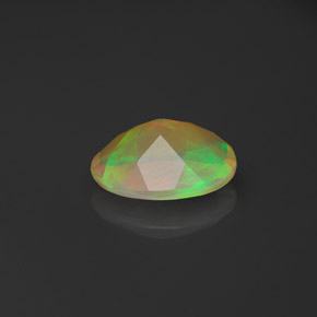 Opale multicolore naturelle transparent, 0,76 ct, transparent / translucide