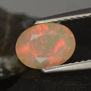 Opale multicolore naturelle coupe ovale, 0,97 ct, translucide