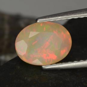 Opale multicolore naturelle coupe ovale, 0,97 ct, translucide