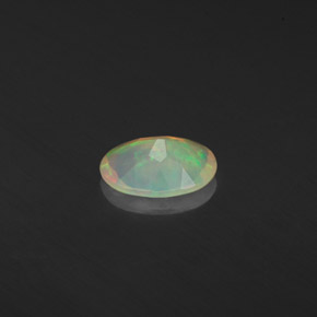 Opale multicolore naturelle transparent, 0,37 ct, transparent / translucide