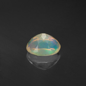 Opale multicolore naturelle transparent, 0,59 ct, transparent / translucide