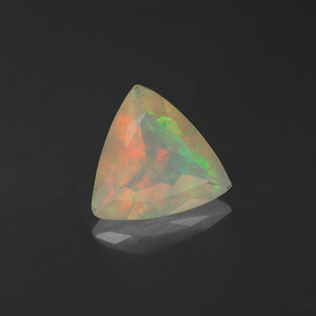 Opale multicolore naturelle transparent, 0,82 ct, transparent / translucide