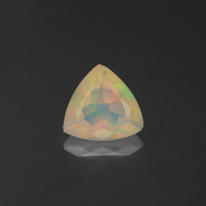 Opale multicolore naturelle transparent, 0,65 ct, transparent / translucide