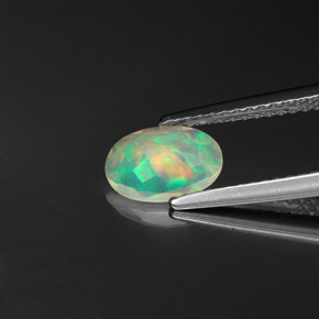 Opale multicolore naturelle transparent, 0,57 ct, transparent / translucide