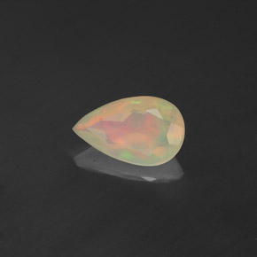 Opale multicolore naturelle transparent, 0,82 ct, transparent / translucide
