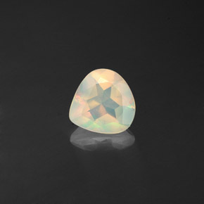 Opale multicolore naturelle transparent, 0,61 ct, transparent / translucide
