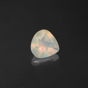 Opale multicolore naturelle transparent, 0,61 ct, transparent / translucide