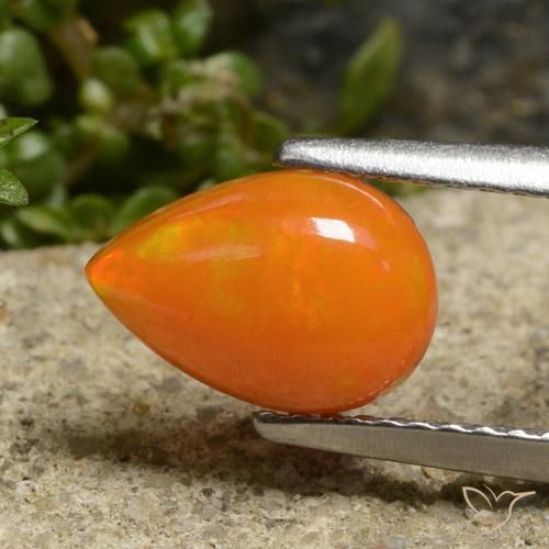 Opale Orange rougeâtre naturelle En forme de poire, 0.91 ct, Translucide