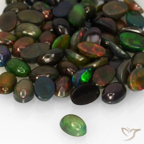 Opale Multicolore naturelle ovale, 0.32 ct, Translucide