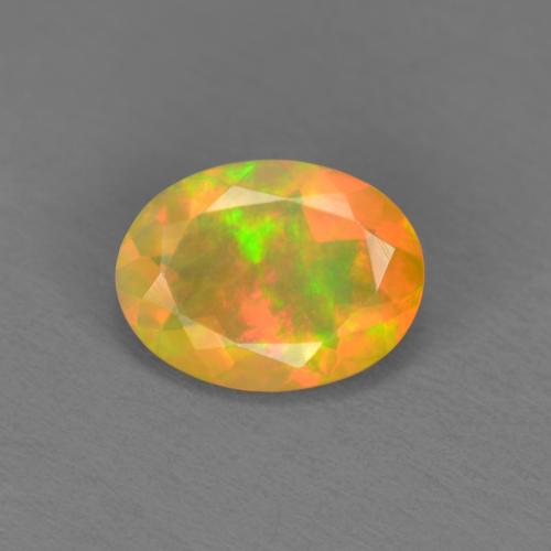 Opale multicolore naturelle coupe ovale, 0,74 ct, translucide