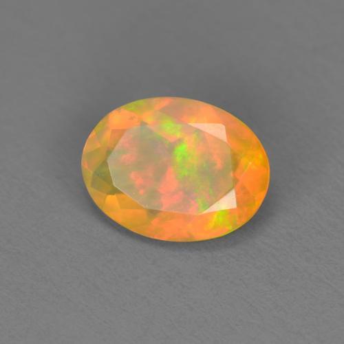 Opale multicolore naturelle coupe ovale, 0,74 ct, translucide