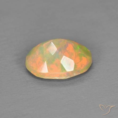 Opale Multicolore naturelle ovale, 0.82 ct, Translucide