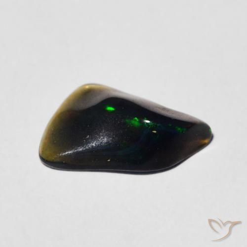 Opale Multicolore naturelle Fantaisie, 0.70 ct, Translucide