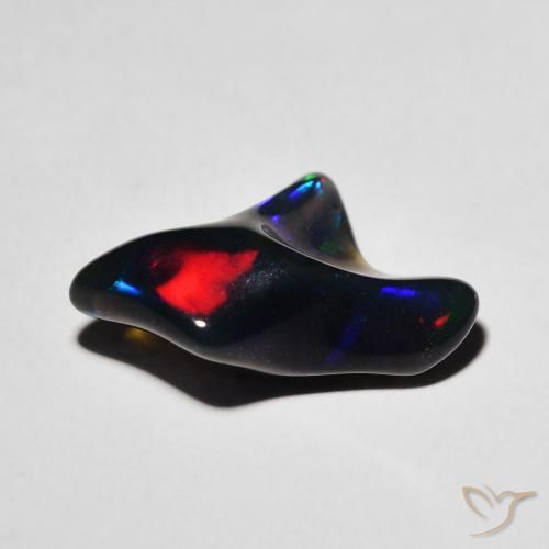 Opale Multicolore naturelle Forme fantaisie, 2.73 ct, Translucide