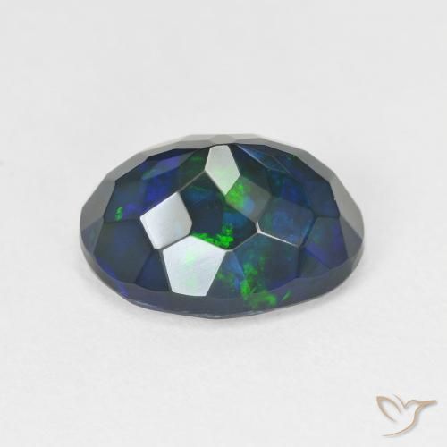Opale Multicolore naturelle ovale, 2.68 ct, Translucide