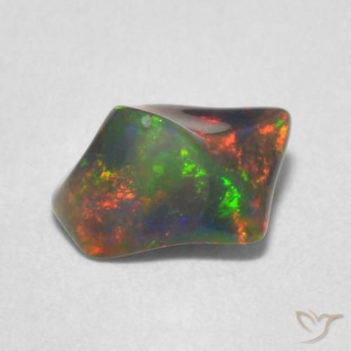 Opale Multicolore naturelle Fantaisie, 0.77 ct, Opaque