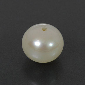 Perle crème naturelle sphère / boule, 3,90 ct, opaque