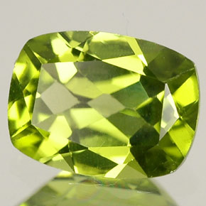 Péridot vert naturelle coupe coussin, 1,45 ct, VVS-VS