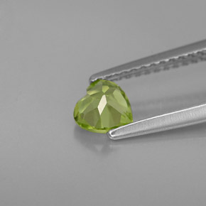 Péridot vert naturelle forme de coeur, 0,56 ct, VS