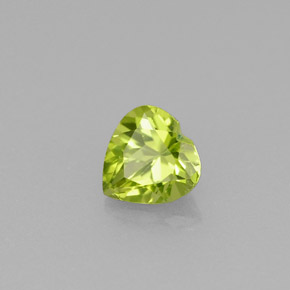 Péridot vert naturelle forme de coeur, 0,52 ct, VS