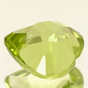 Péridot vert naturelle forme de coeur, 0,50 ct, VVS-VS