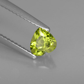 Péridot vert naturelle forme de coeur, 0,49 ct, VS
