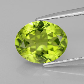 Péridot vert naturelle coupe ovale, 2,42 ct, VS