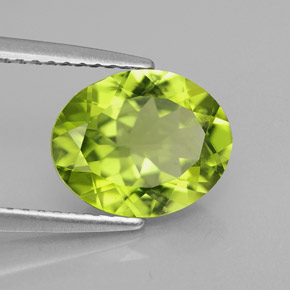 Péridot vert naturelle coupe ovale, 2,42 ct, VS