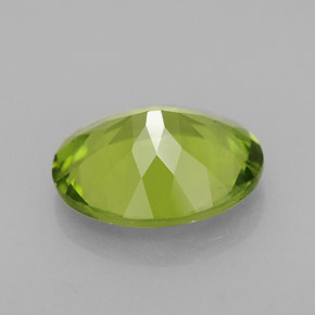 Péridot vert naturelle coupe ovale, 2,42 ct, VS