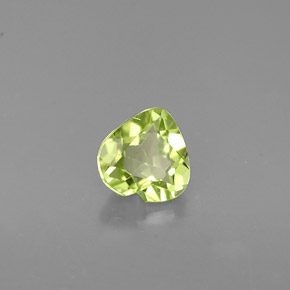 Péridot vert naturelle forme de coeur, 0,54 ct, VVS-VS