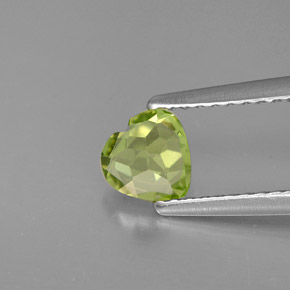 Péridot vert naturelle forme de coeur, 0,54 ct, VVS-VS