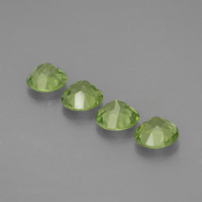 Achetez naturel ct Vert éclatant Péridot gems, Coupe roude, En provenance Chine chez GemSelect. En stock, livraison internationale!