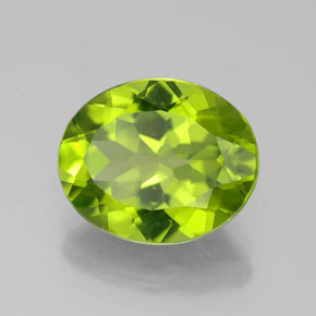 Péridot Vert éclatant naturelle Coupe ovale, 3.58 ct, VS