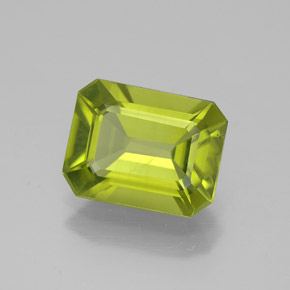 Péridot vert naturelle taille émeraude, 2,10 ct, VS