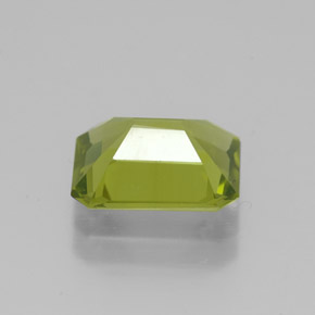 Péridot vert naturelle taille émeraude, 2,10 ct, VS