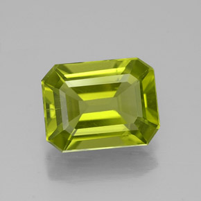 Péridot vert naturelle taille émeraude, 1,92 ct, VS