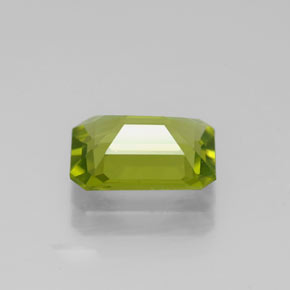 Péridot vert naturelle taille émeraude, 1,75 ct, VVS-VS