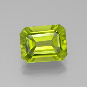 Péridot vert naturelle taille émeraude, 2,09 ct, VS
