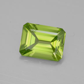 Péridot vert naturelle taille émeraude, 2,17 ct, VVS