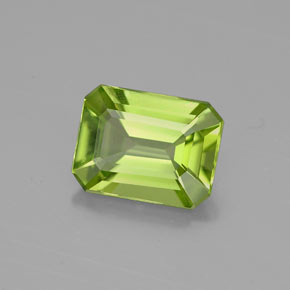 Péridot vert naturelle taille émeraude, 1,89 ct, VVS