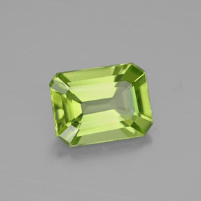 Péridot vert naturelle taille émeraude, 1,89 ct, VVS