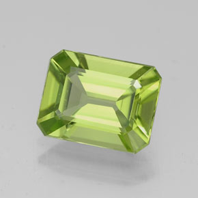 Péridot vert naturelle taille émeraude, 2,04 ct, VVS