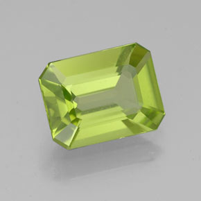 Péridot vert naturelle taille émeraude, 1,83 ct, VVS