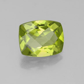 Péridot vert naturelle coupe coussin, 2,50 ct, VS