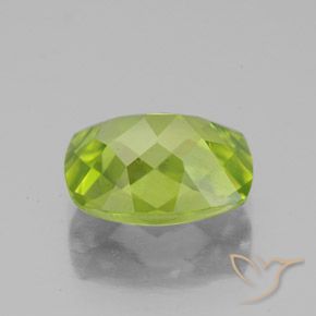 Péridot Vert éclatant naturelle Coussin, 2.60 ct, VS