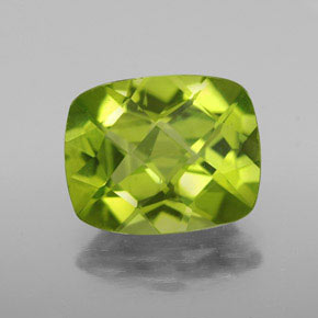 Péridot vert naturelle coupe coussin, 2,96 ct, VS