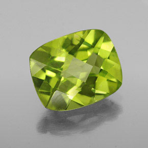 Péridot vert naturelle coupe coussin, 2,96 ct, VS