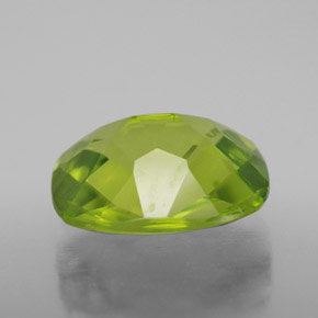Péridot vert naturelle coupe coussin, 2,96 ct, VS